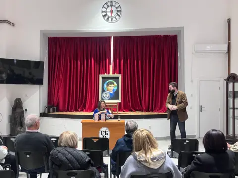 1874913C-2AE9-474F-AC08-560C5688E1DB