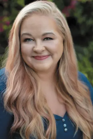 kate-quinn-author-photo-1