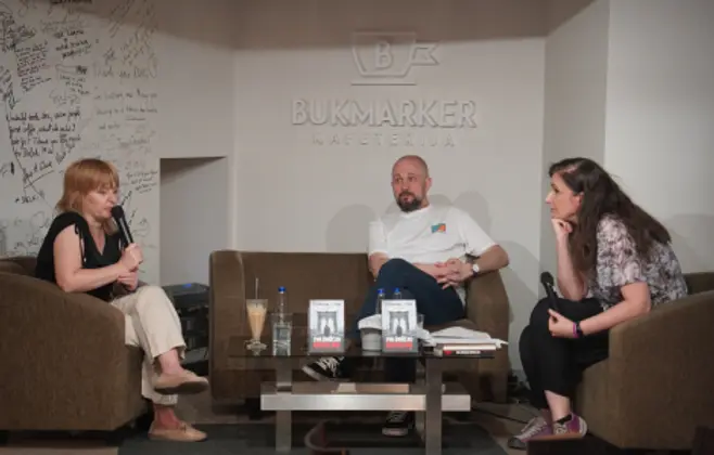 Krimić sa neobičnim receptom – „Sva siročad Bruklina“ predstavljen na Književnom klubu