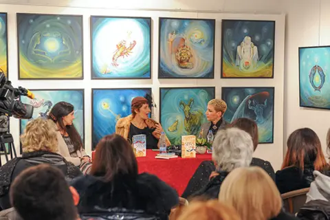 Isidora Bjelica u Herceg Novom i Tivtu održala dve spektakularne promocije - slika 1