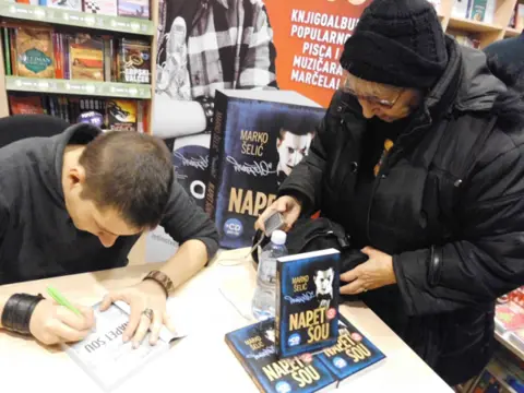 Marčelo se družio sa fanovima u Nišu - slika 1