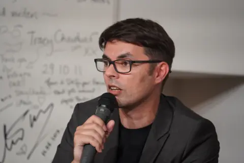 Znanje će nam pomoći da prevladamo strah od nuklearne energije – predstavljena knjiga „Alhemija bombe“ Slobodana Bubnjevića - slika 1