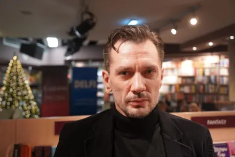 Zavodljive priče čiji su kvalitet čitaoci prepoznali“: predstavljena knjiga „Osvetnici i klevetnici“ Slaviše Pavlovića - slika 1