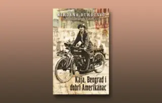 Prikaz romana „Kaja, Beograd i dobri Amerikanac“: Tajna Mirjane Đurđević