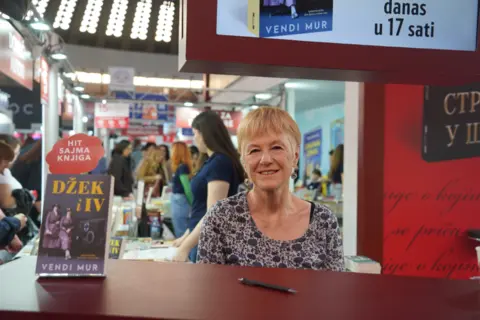 Vendi Mur: Roman „Džek i Iv“ nije samo ljubavna priča između dve žene već i saga o prijateljstvu Velike Britanije i Srbije - slika 1