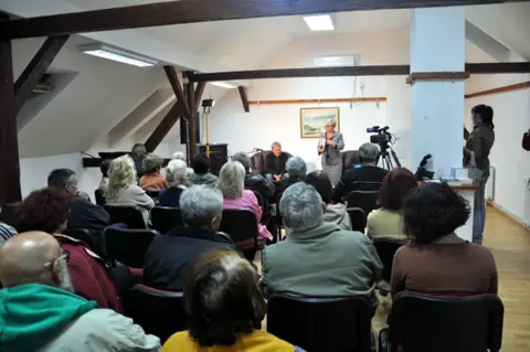 Dragan Velikić promovisao knjigu „Islednik“ u Novom Bečeju - slika 1