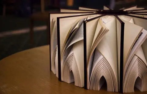 U Istočnom Sarajevu predstavljen Ružićev „Pun kofer priča“ - slika 2