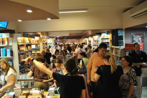 Predstavljena zbirka erotskih priča „Robovi žudnje“ Eli Gilić - slika 1