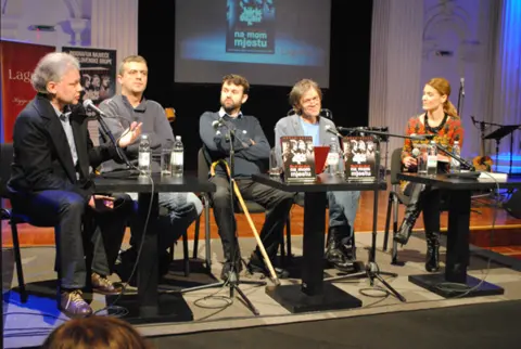 Predstavljena biografija Bijelog dugmeta „Šta bi dao da si na mom mjestu“ - slika 1