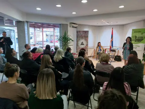 Ana Atanasković o „Zmajevoj ženi“ sa svojim čitaocima u Batočini - slika 2