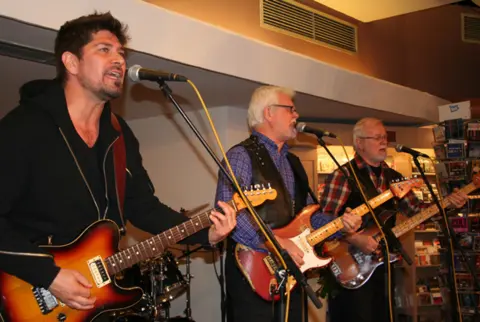 Predrag Ličina: Lakše mi je da pišem o depresivnim i teškim temama kroz šalu - slika 1