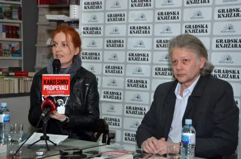 Knjiga „Kako smo propevali“ Ivana Ivačkovića predstavljena u Podgorici - slika 1