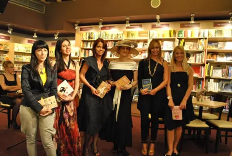 Radost i smeh na promociji zbirke pesama „Kišni glistac“ Andrije Miloševića - slika 1