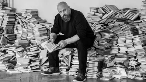 Boris Dežulović: Zaglavili smo se u trideset godina staroj stvarnosti - slika 1