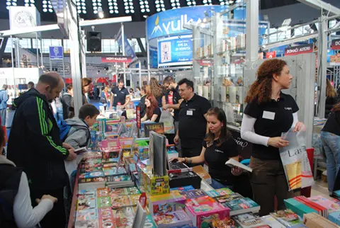 Soe Valdes predstavila svoj roman „Žena koja plače“ u Beogradu - slika 1