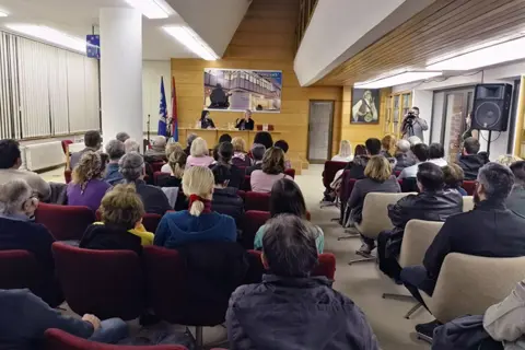 Promocija romana „Adresa“ Dragana Velikića u Bijeljini - slika 1