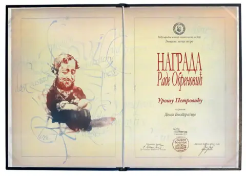 Uroš Petrović održao književni susret u Novom Sadu i primio nagradu za roman godine - slika 1