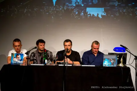 Fenomenalna promocija knjige grupe Van Gogh u Pančevu - slika 1