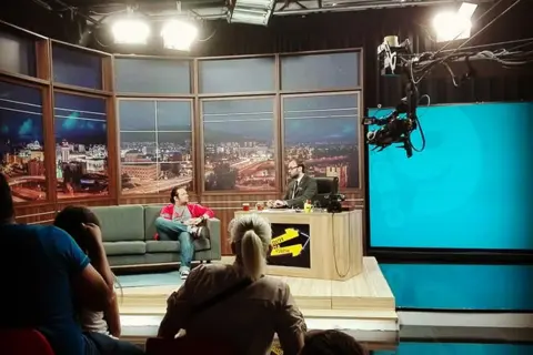 „E baš vam hvala“ na makedonskom - slika 2