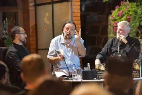 Kroz književnost upoznajemo pravog sebe: održana promocija knjige vladike Grigorija u Raški - slika 1