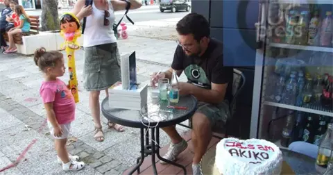 Stefan Tićmi potpisivao u Leskovcu svoju knjigu „Ja sam Akiko“ - slika 1