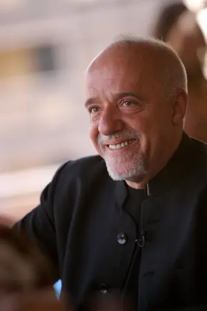 paulo-coelho-350