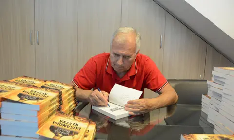 Vanja Bulić potpisao prvih 100 primeraka svog novog romana - slika 1