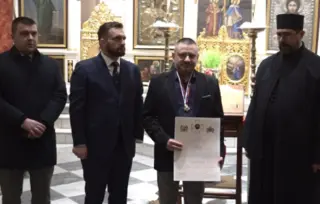 Orden „Krst vožda Đorđa Stratimirovića“ Laguninom piscu Nikoli Maloviću