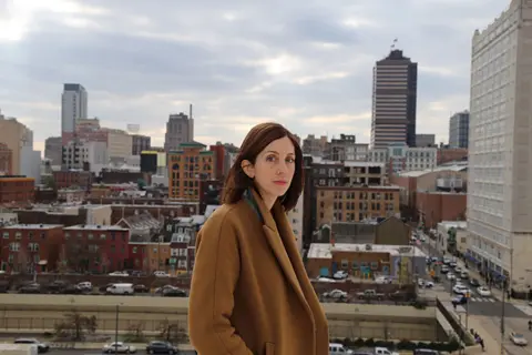 Liz Mur: Nikad ne znam kako će se priča razvijati sve dok ne sednem da je pišem - slika 1