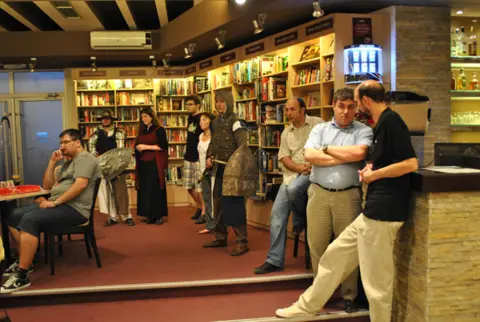 Branko Stevanović učestvovao na Javnom času fizike – eksperimenti i trikovi iz knjige „Urnebesna fizika“ - slika 1