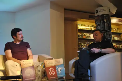 Promovisana autobiografija dr Neleta Karajlića „Fajront u Sarajevu“ - slika 2