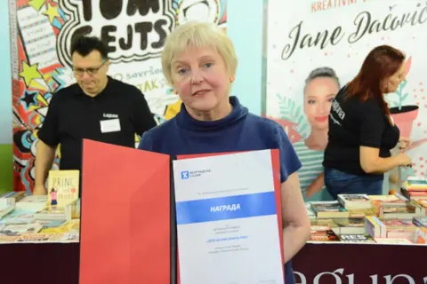 Peti dan na Sajmu knjiga obeležile su nagrade: izdavač godine i najbolja knjiga za decu - slika 2