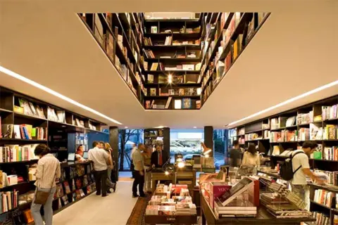 Zoi Sag i život na internetu - slika 1