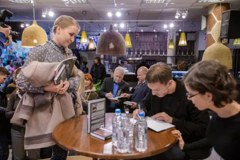 Veliko interesovanje za roman „Zavet heroja“ u Rusiji - slika 1