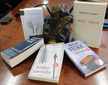 Basara i Velikić u najužem izboru za regionalnu nagradu „Meša Selimović“ - slika 1