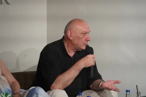 O vremenu u kojem su vladari i dvor bili slika i uzor društvu: predstavljena knjiga Nebojše Jovanovića „Dvor kneza Mihaila Obrenovića 1860–1868.“ - slika 1