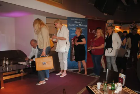 Predstavljen roman „Gospodari vremena“ Petra Grujičića - slika 1