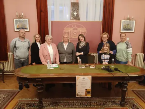 IMG-49dc9e4875a1ab286a530a7f14fd2160-V-1