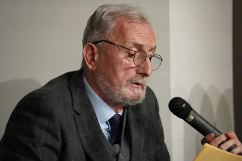 „Istinski umetnik otkriva tajnu sveta“ – predstavljena pesnička zbirka „U carstvu vetrova aramejskih“ - slika 1