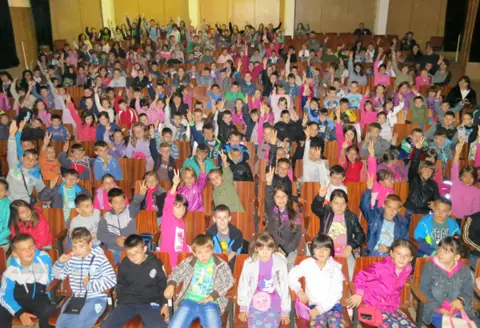 Uroš Petrović povodom Dečje nedelje održao književne susrete širom Srbije - slika 1