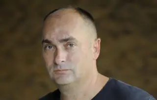Bojan Ljubenović dobitnik Međunarodne nagrade za satirično stvaralaštvo „Aleko“