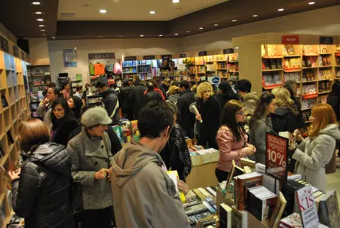 Sonji Ćirić svečano uručena Nagrada Politikinog Zabavnika - slika 1