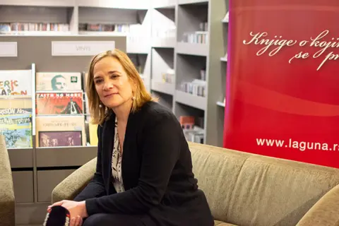 Jedna od nas: Trejsi Ševalije, pisac – Dve decenije na tronu - slika 1