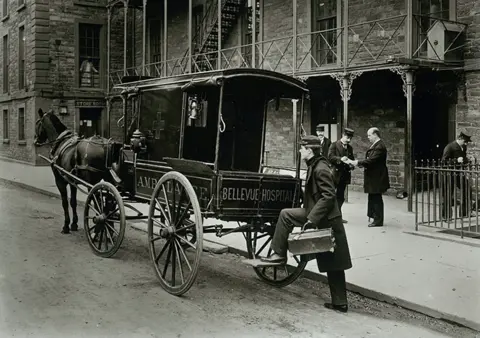 Zvezda serije „Alijenista“, Danijel Bril, govori o psihologiji 19. veka i jezivoj slici Njujorka tog vremena - slika 1