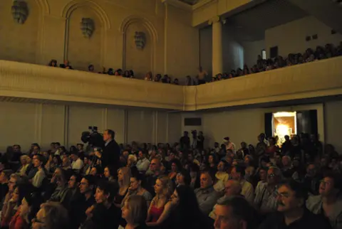 Zabavna promocija knjige Vanje Bulića „Zašto Bog nema auto“ - slika 1