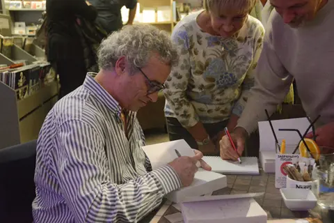 Španski pisac Ildefonso Falkones u knjižari Delfi SKC predstavio roman „Naslednici zemlje“ - slika 2