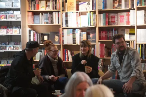 Dešifrovan prvobitni plan Džordža R. R. Martina za „Pesmu leda i vatre“ - slika 1