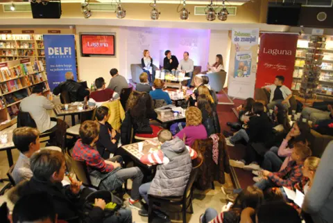 Održana promocija knjige „Urnebesna fizika“ - slika 1