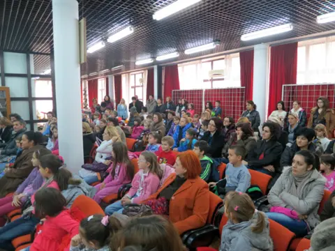 Uroš Petrović održao književni susret u Srpskoj čitaonici u Irigu - slika 2