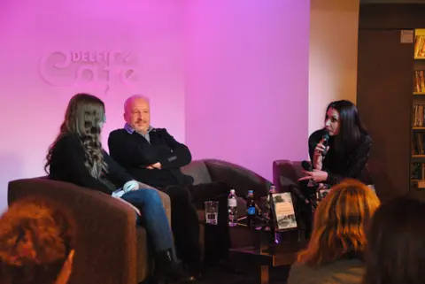 Održana promocija knjige „Smrt na sandalovom kocu“ Mo Jena - slika 1